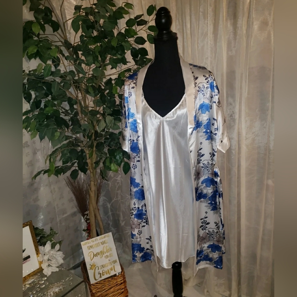 Women's 2 Piece Robe & Chemise Gown Set (M) NWT